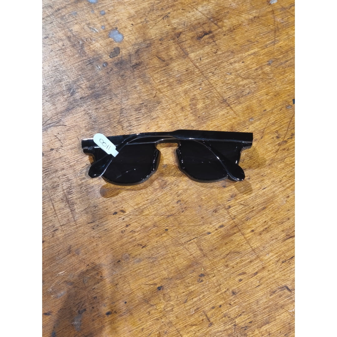 Lunette de Soleil 0011 C01 Black - Unique / Insidshop.com