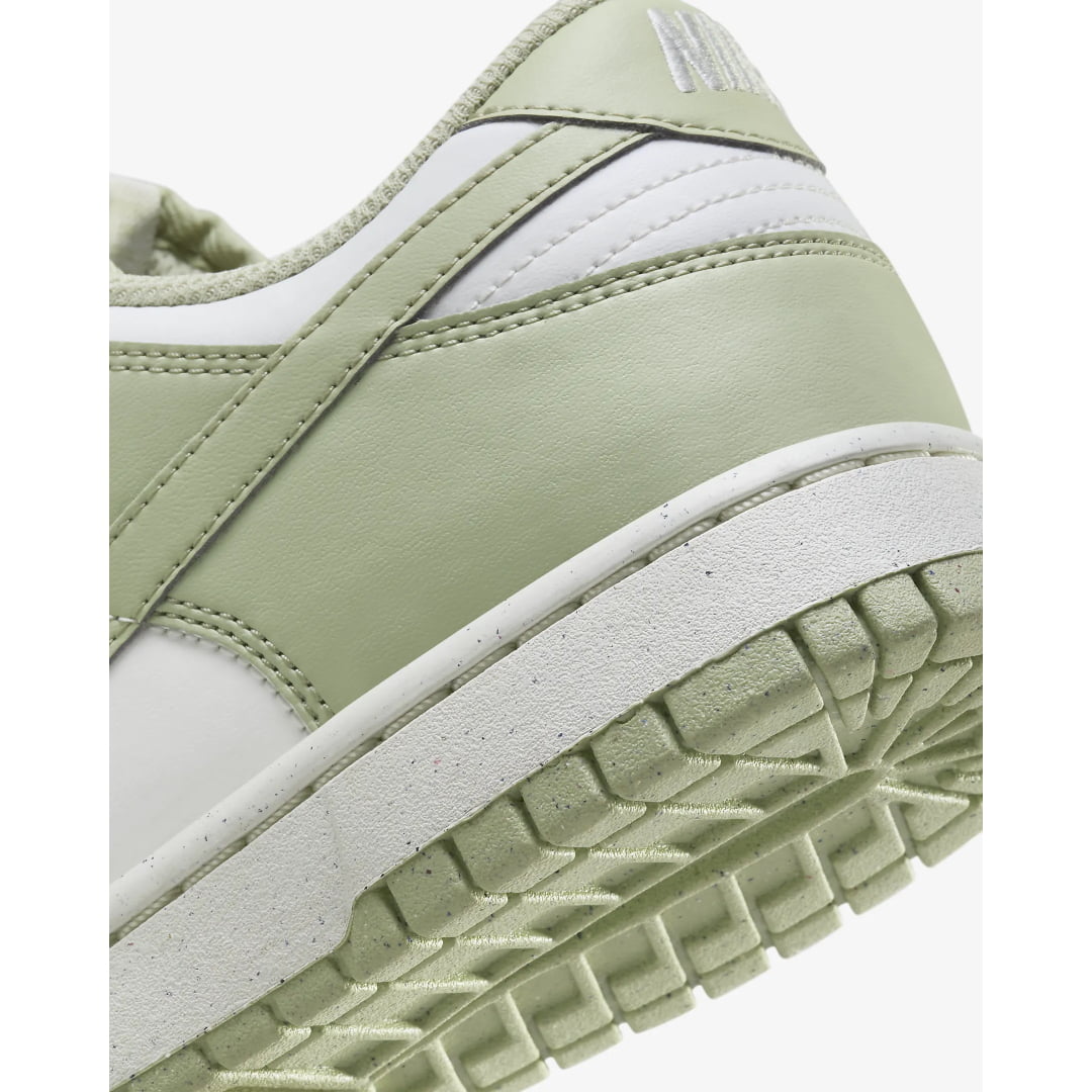 Nike Dunk Low Next Nature Olive Aura - Rétro White & Black